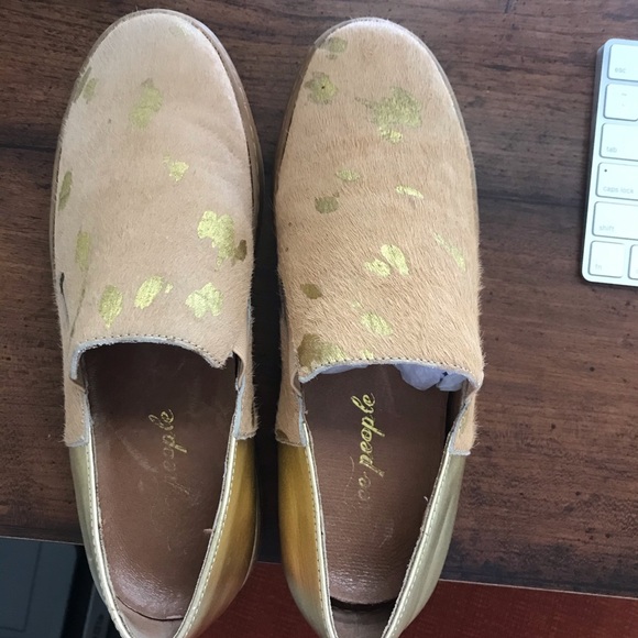 Free People Camel and Gold Shoes - Picture 3 of 3